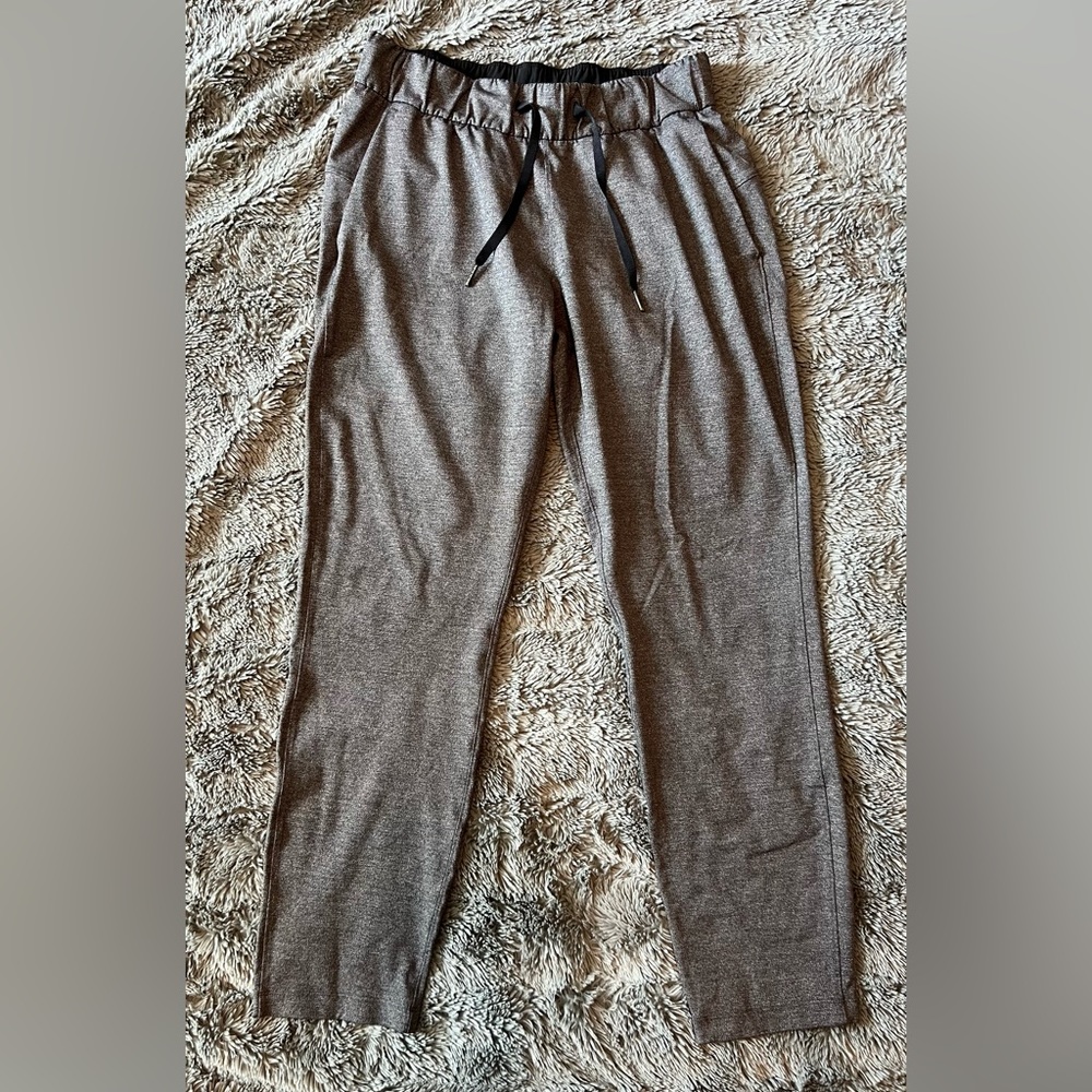 Lululemon size 6 pant stretch waistband with drawstrings